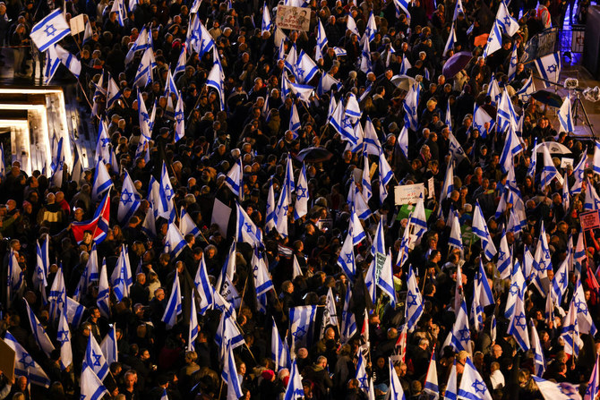 Thousands of Israelis rally against Netanyahu government