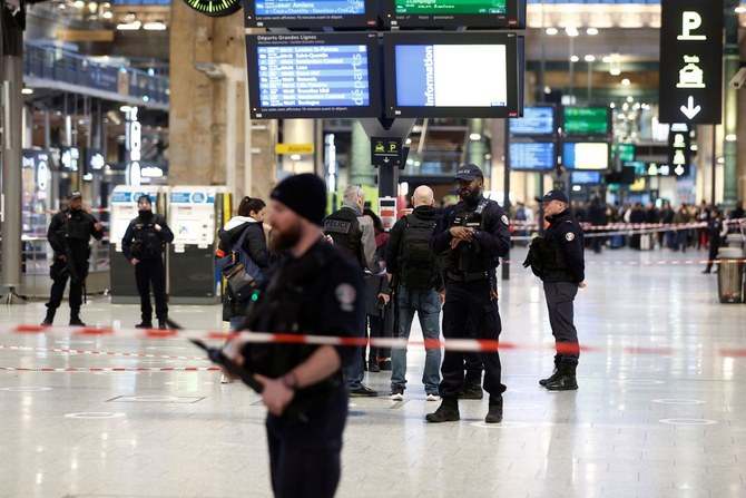 Paris station stabbings: probe opened for attempted murders