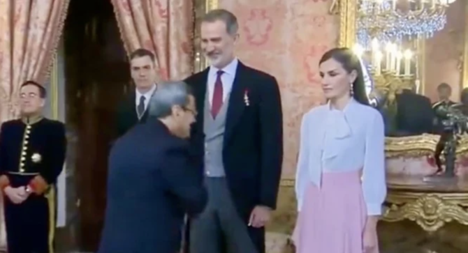 Iran’s ambassador to Madrid avoids shaking hands with Queen Letizia of Spain