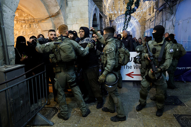 Palestinian worshippers at Al-Aqsa face second day of harassment by Israeli police