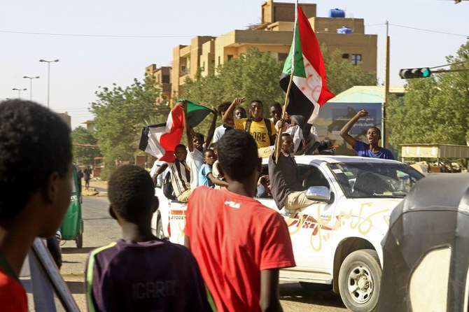 Sudan’s military warns of conflict after rival force deploys