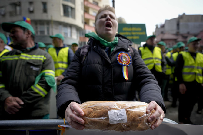 EU investigates after 3 countries ban Ukraine grain imports