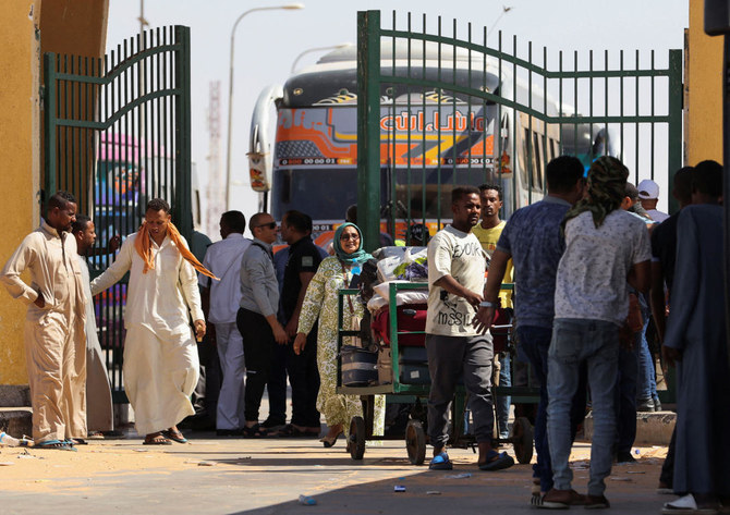 Sudanese fleeing clashes flood port city, borders with Egypt