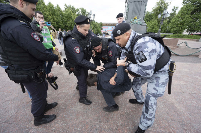 Russian Police Arrest More Than 100 Navalny Supporters -group | Arab News