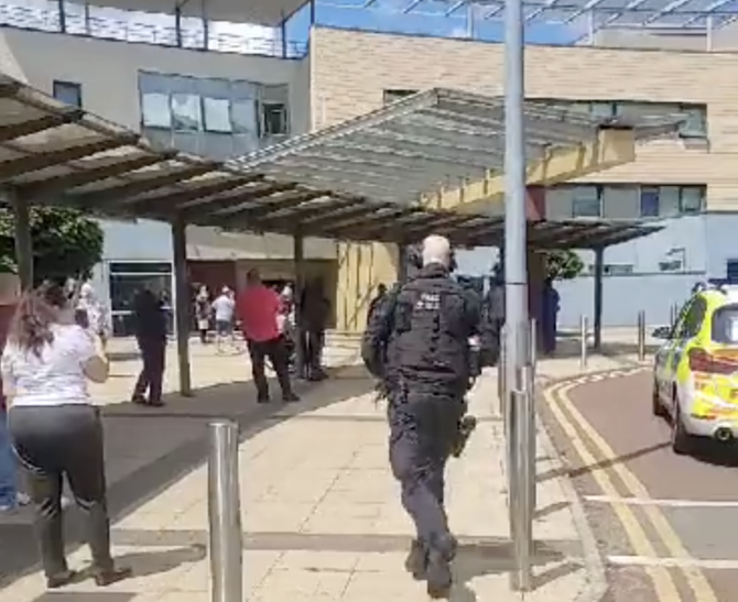 Man Arrested After Two Stabbed At London Hospital — UK Police | Arab News