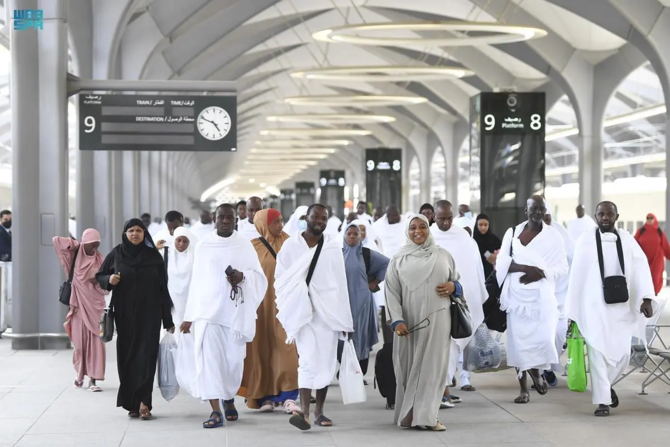 First batch of pilgrims arrive in Makkah via Haramain express train to perform Hajj