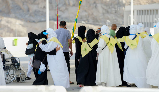 Pilgrims gather, acquaint themselves with one another, and embark on a journey of discovery. (AN photo by Huda Bashatah)