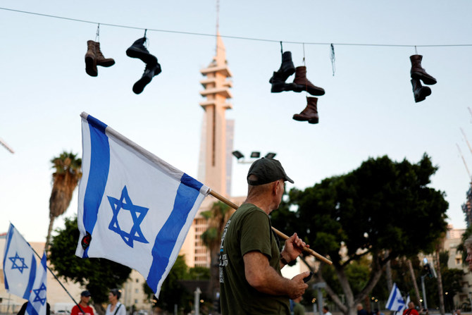 Hundreds of Israeli reservists vow to refuse service if judicial overhaul passes