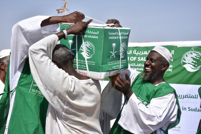 KSrelief distributes food aid to Pakistan and Sudan