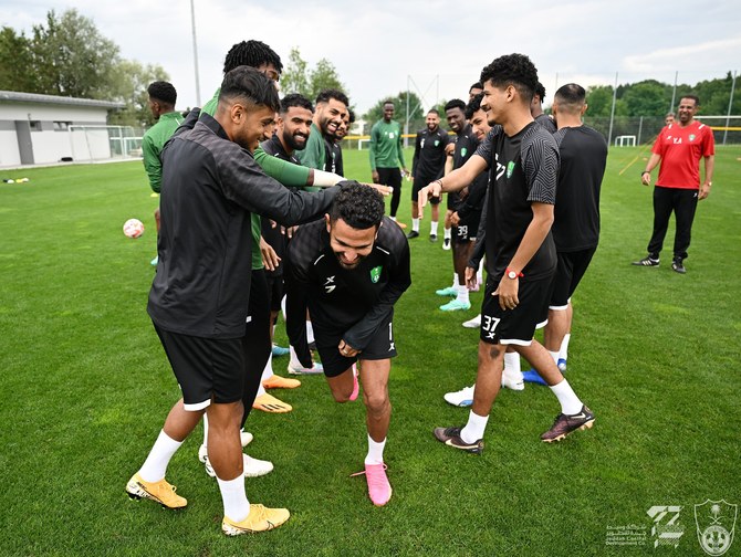 A warm welcome for Mahrez as he joins Al-Ahli teammates in Austrian training