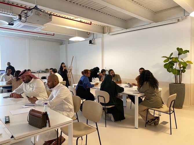 Saudi arts workshop explores desert landscapes