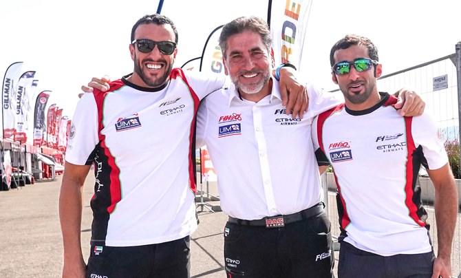 Team Abu Dhabi battle to keep F1 powerboating title hopes alive