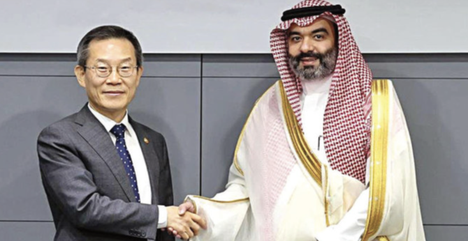 Saudi communications minister meets South Korean officials