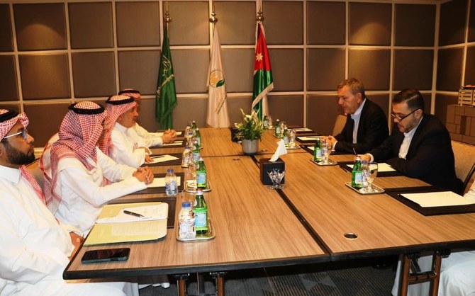 KSrelief chief meets UNRWA official in Amman 