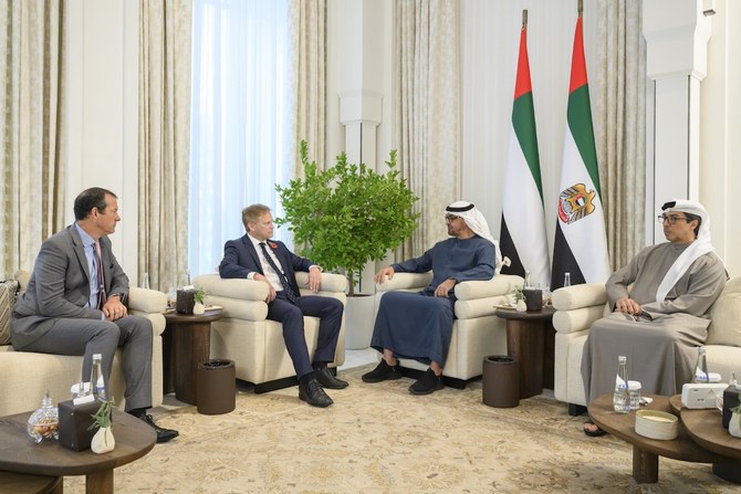 President of UAE meets UK defense minister