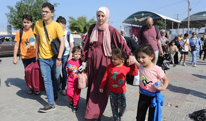 First foreign passport holders leave Gaza for Egypt through Rafah crossing