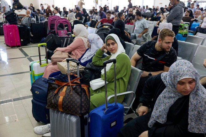 First group of 20-25 Canadians evacuated from Gaza into Egypt — Ottawa