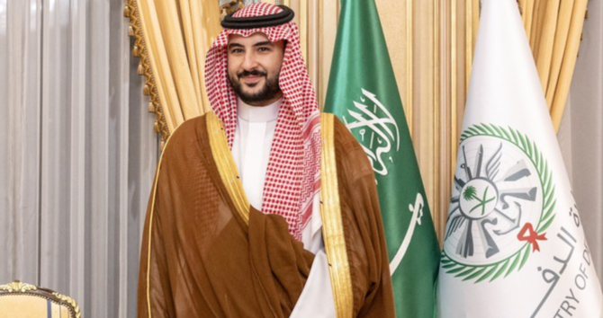 Saudi Arabia, UK defense ministers discuss cooperation