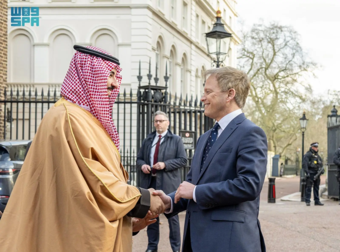 Saudi defense minister meets UK PM, defense minister in London