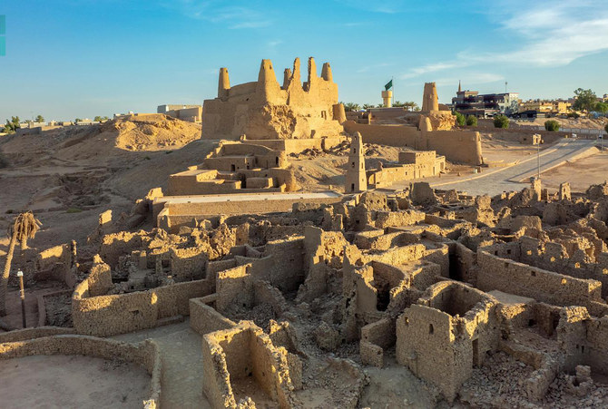 The ancient Al-Dar’i neighborhood of Dumat Al-Jandal in the Jouf region is pictured. (SPA)