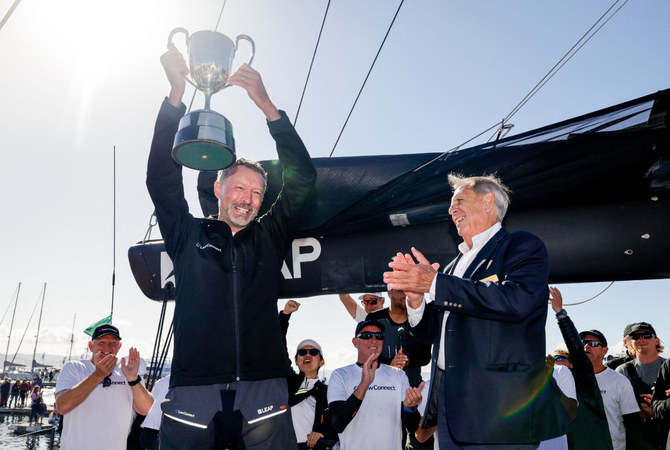 LawConnect swoops late to win Sydney-Hobart thriller