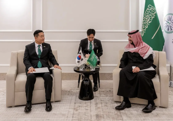 Saudi defense minister meets South Korean counterpart in Riyadh