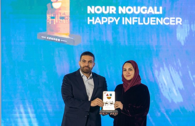 Arab News deputy editor-in-chief wins Happy Influencer award in Riyadh