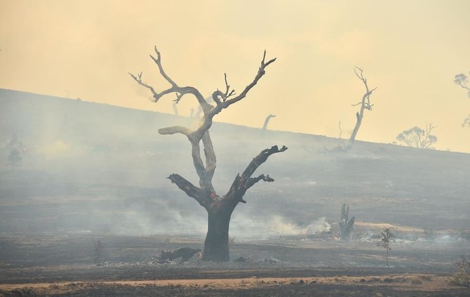 Thousands ordered to flee while they can as bushfire burns in Australia’s south