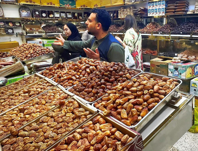 Jeddah’s date markets buzzing as Ramadan nears