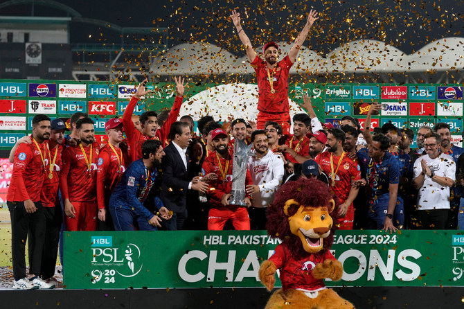 Islamabad United beat Multan Sultans in last-ball thriller to clinch third PSL title