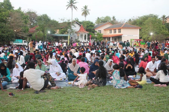 Sri Lanka’s Muslims host interfaith iftar to ‘build bridges’ between communities