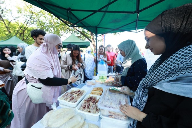 Filipinos flock Manila Eid bazaar in search of authentic Palestinian food