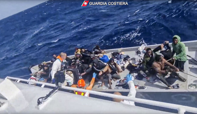 Italian coast guard rescues 22 shipwrecked people, recovers 9 bodies