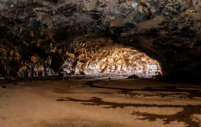 Tunnel, fortification wall unearthed by archaeologists in Jeddah