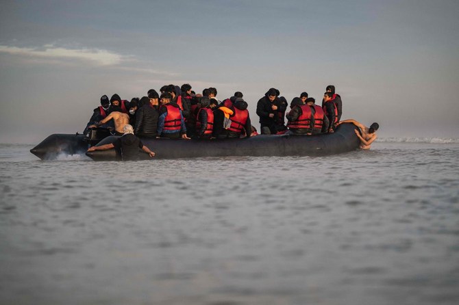 Five migrants die attempting Channel crossing
