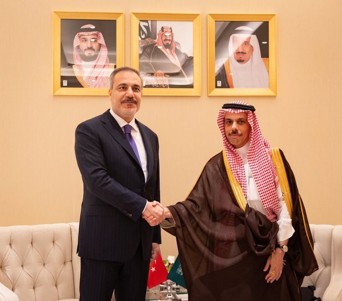 Saudi FM discusses two-state solution with French, Turkish counterparts