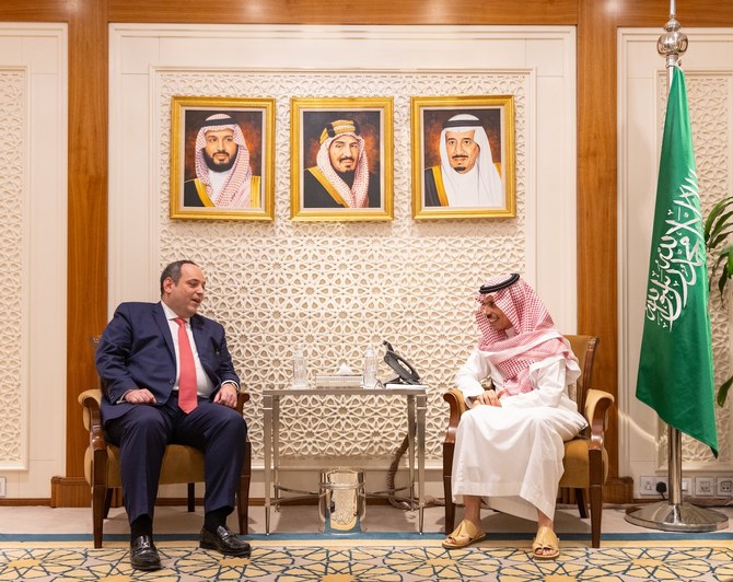 Saudi Foreign Minister Prince Faisal bin Farhan receives the Secretary-General of the BIE Dimitri Kerkentzes in Riyadh.