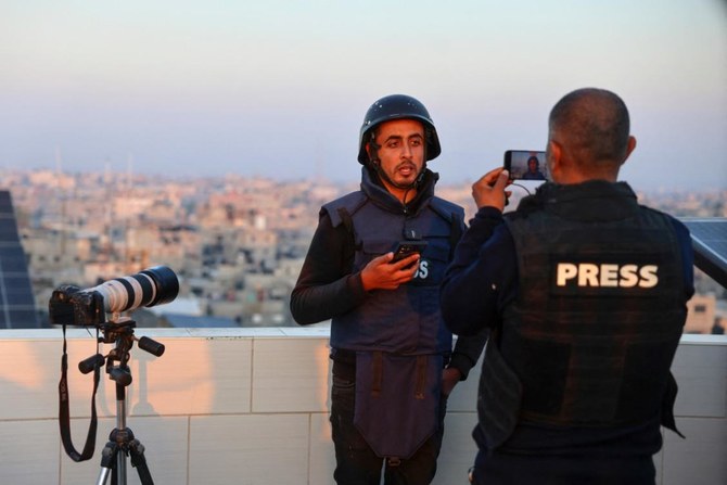 UNESCO awards press prize to Palestinian journalists in Gaza