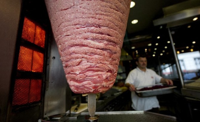 Meaty issue: German political party calls for €4.90 price cap on doner kebabs