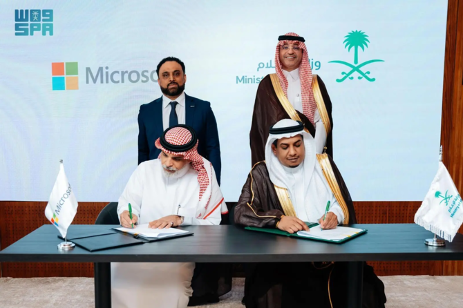 Saudi Ministry of Media, Microsoft Arabia sign memorandum of understanding