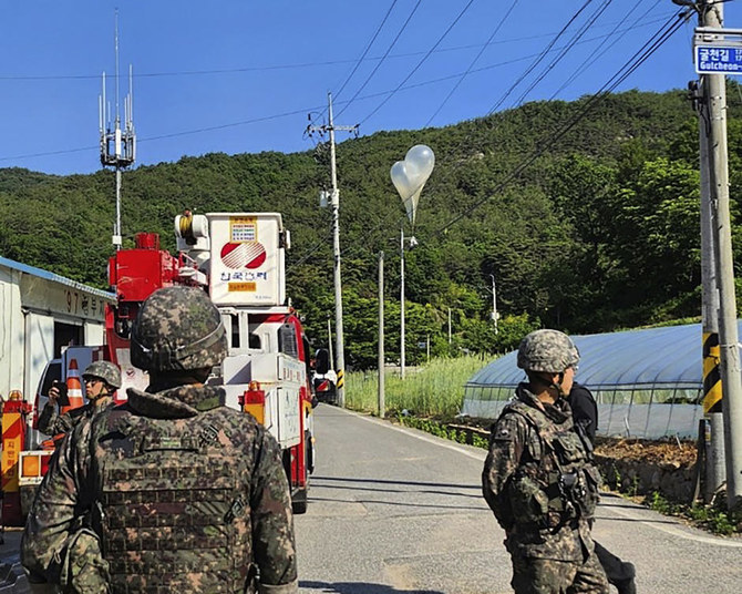 North Korea sends balloons with trash into South again