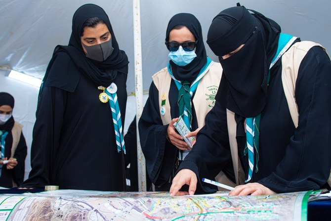 More than 220 Saudi girl scouts help Hajj pilgrims in Makkah, Madinah, holy sites