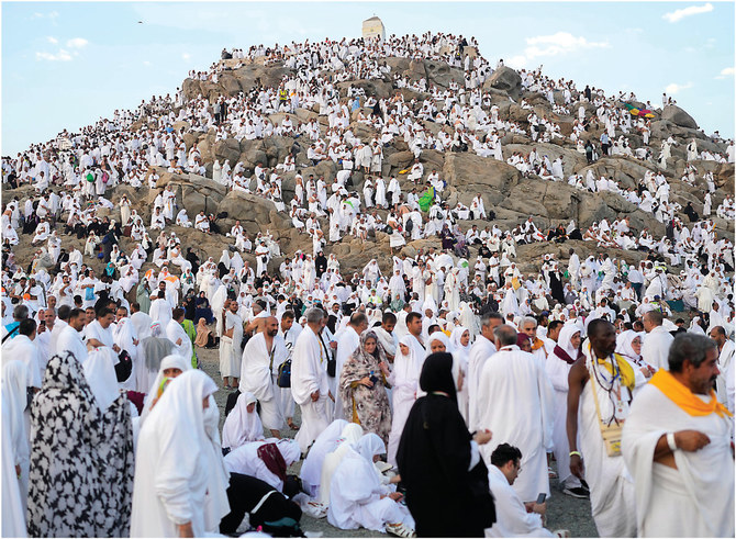 Hajj reaches its pinnacle; number of pilgrims placed at 1.83 million