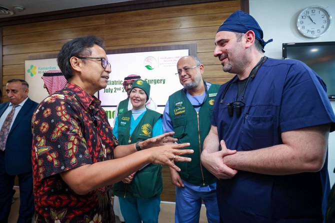 Saudi team trains Indonesian doctors in child heart surgery