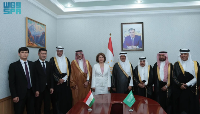 Shoura Council meets top officials in Tajikistan