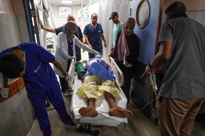 Airstrike kills 25 in southern Gaza as Israeli assault on Gaza City shuts down medical facilities