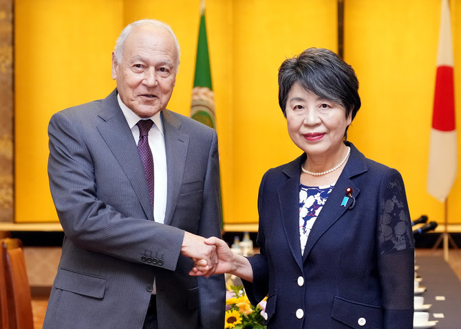 Arab League, Japan officials discuss cooperation, Mideast stability