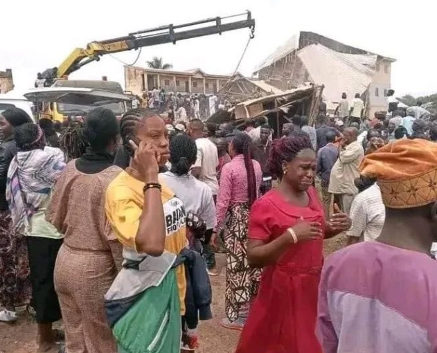 Nigeria school collapse kills several students, traps others