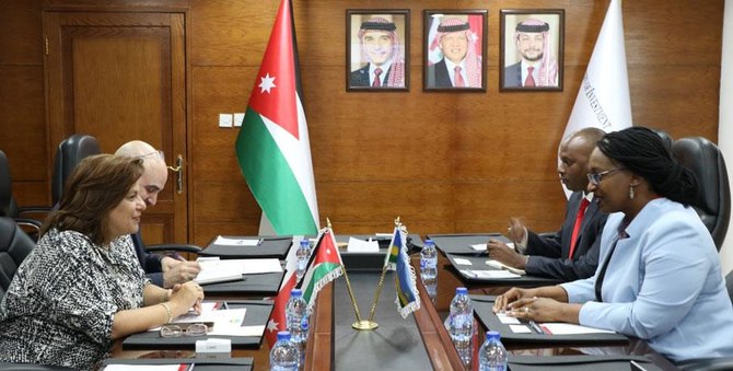 Jordanian minister, Rwandan ambassador discuss bilateral investment cooperation