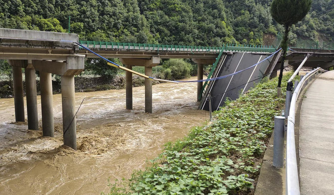 China bridge collapse kills 11, leaves more than 30 missing